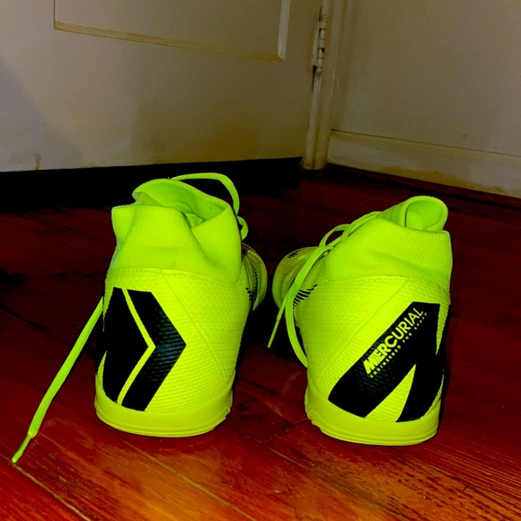COPY - Men’s Nike Mercurial Indoor Soccer Cleats. Size 12 - Picture 3 of 3